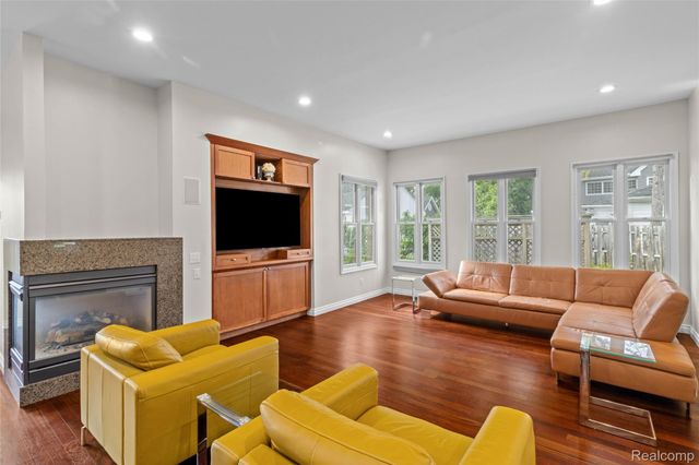 1520 Pierce Street, Birmingham, MI 48009