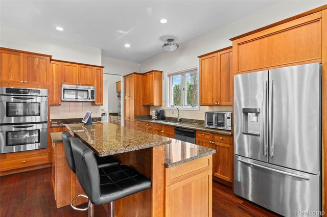 1520 Pierce Street, Birmingham, MI 48009