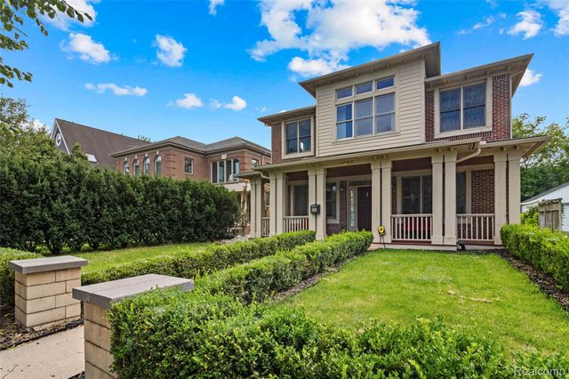 1520 Pierce Street, Birmingham, MI 48009