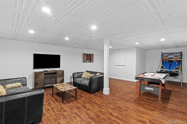 1520 Pierce Street, Birmingham, MI 48009