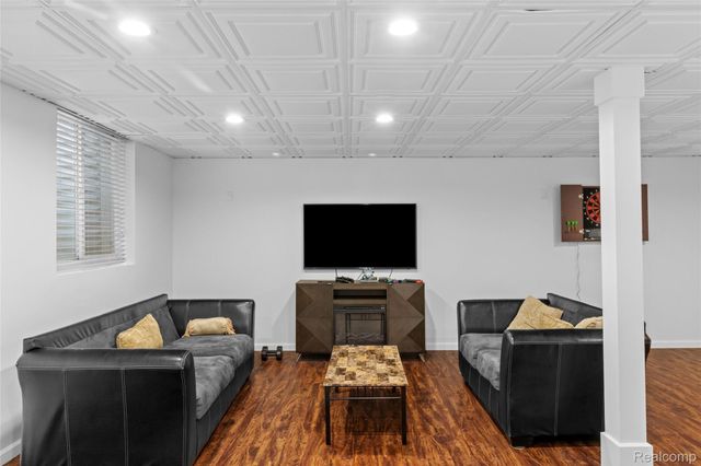 1520 Pierce Street, Birmingham, MI 48009