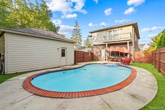 1520 Pierce Street, Birmingham, MI 48009