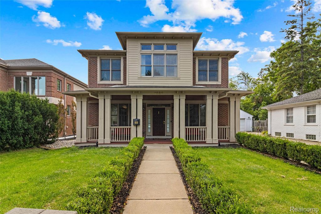 1520 Pierce Street, Birmingham, MI 48009