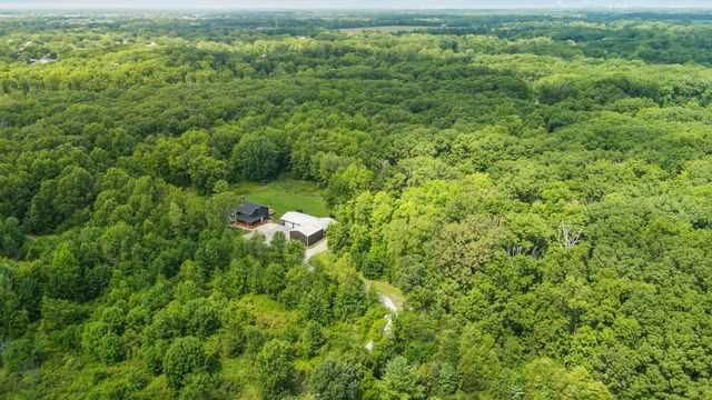249 W 700 N, Valparaiso, IN 46385