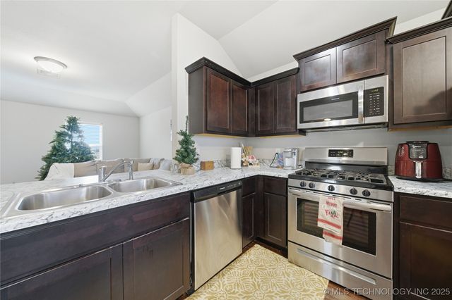 1536 S 30th Court, Broken Arrow, OK 74014