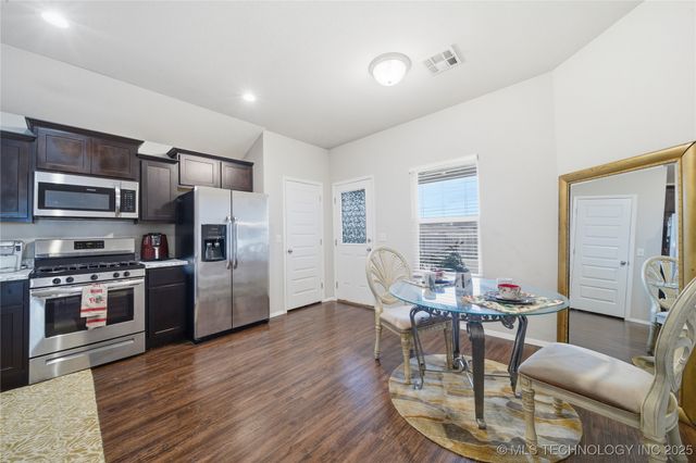 1536 S 30th Court, Broken Arrow, OK 74014