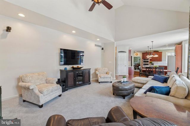 132 SHINNECOCK HL, Avondale, PA 19311