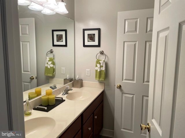 132 SHINNECOCK HL, Avondale, PA 19311
