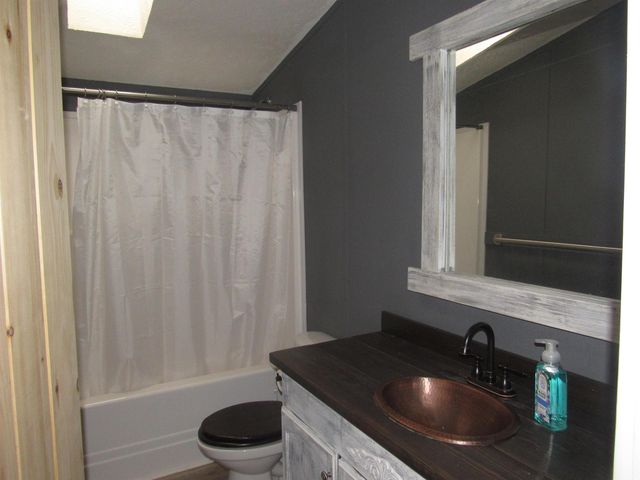 2477 US ROUTE 5, Derby, VT 05829