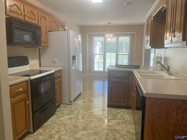 2113 Tillison Road, Gadsden, AL 35903