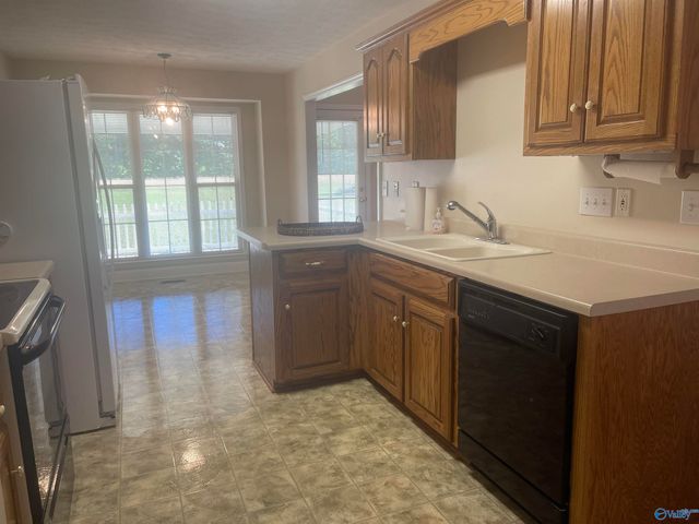 2113 Tillison Road, Gadsden, AL 35903