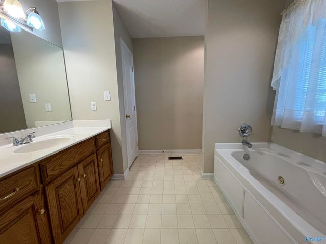 2113 Tillison Road, Gadsden, AL 35903