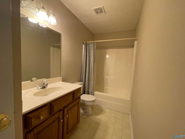 2113 Tillison Road, Gadsden, AL 35903