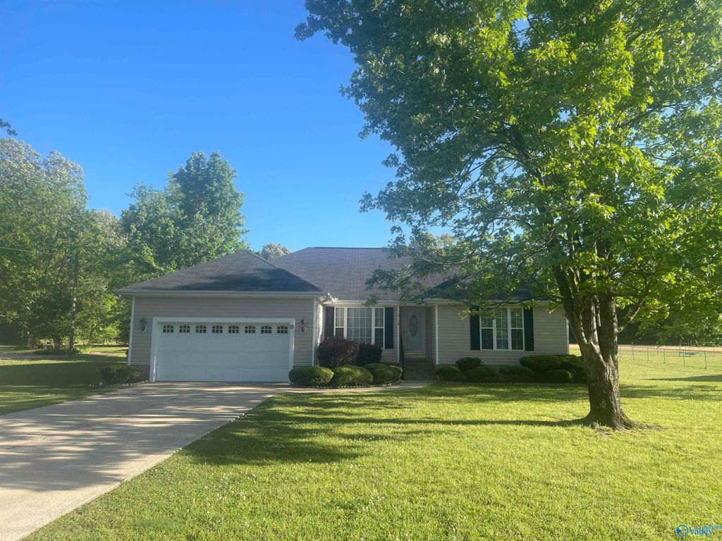 2113 Tillison Road, Gadsden, AL 35903