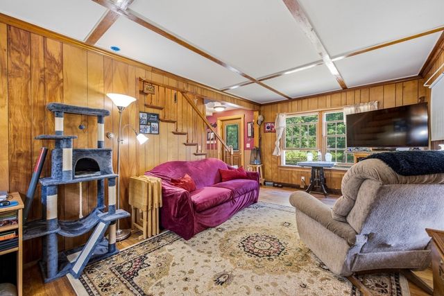 31 Pages Lane, Hampton Falls, NH 03844