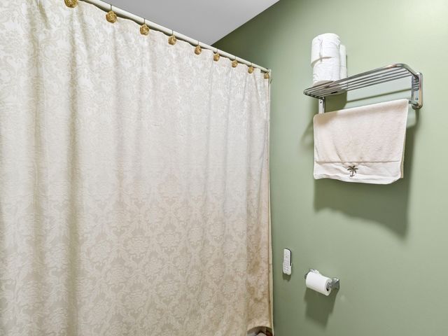 240 W Winding Trail Circle, Round Lake, IL 60073