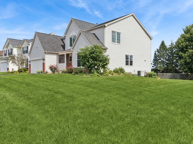 240 W Winding Trail Circle, Round Lake, IL 60073