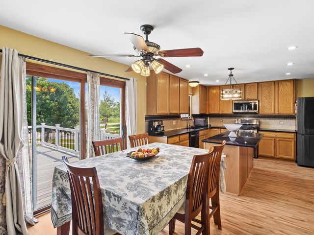 240 W Winding Trail Circle, Round Lake, IL 60073