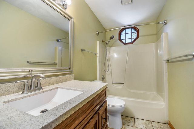 1370 Manorwood Drive Se, City Of Kentwood, MI 49508