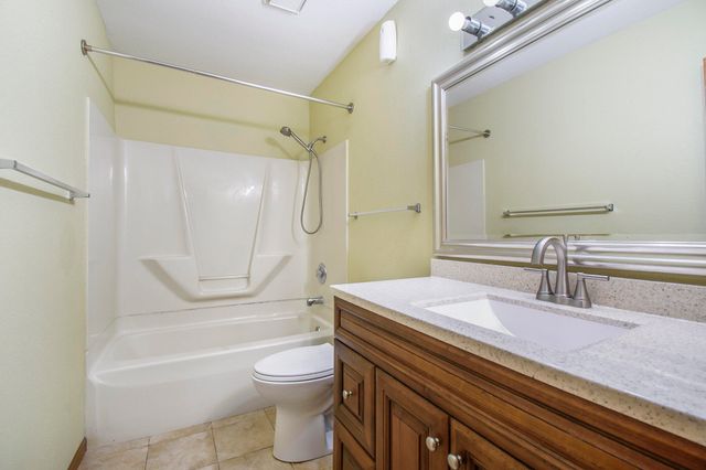 1370 Manorwood Drive Se, City Of Kentwood, MI 49508