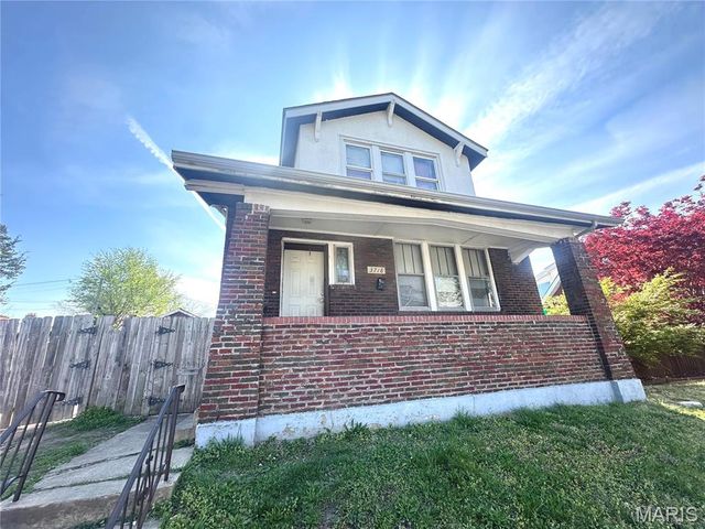 3718 S Spring Avenue, St Louis, MO 63116