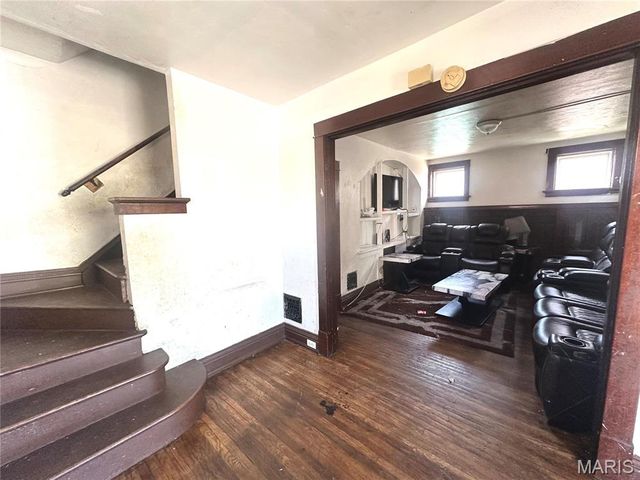 3718 S Spring Avenue, St Louis, MO 63116