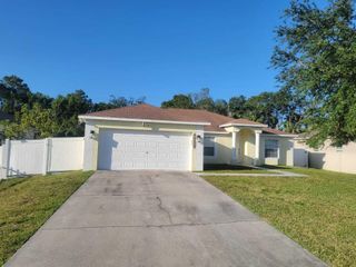 1373 SW Prairie Circle, Port St Lucie, FL 34953