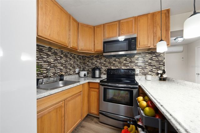 5841 KISLIN PLACE, Orlando, FL 32807