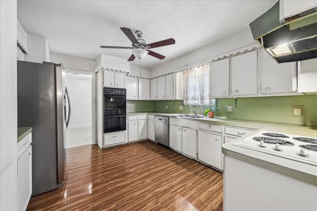 12503 Mooredale Lane, Houston, TX 77024