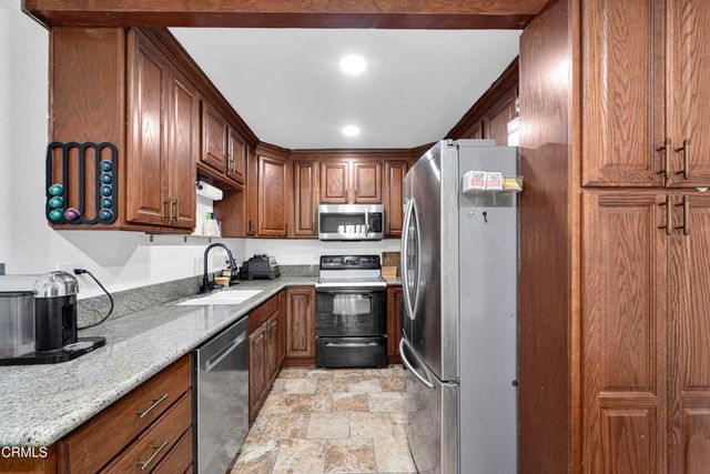 1256 Patricia Avenue 15, Simi Valley, CA 93065