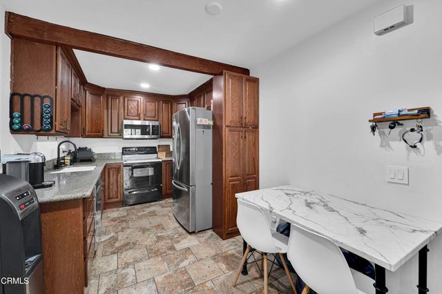 1256 Patricia Avenue 15, Simi Valley, CA 93065
