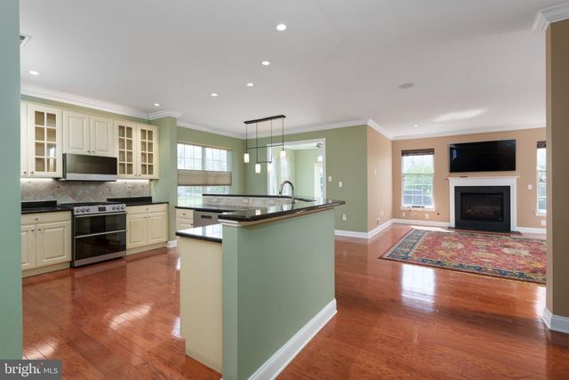 34 PORTOFINO DR, Hamilton, NJ 08691