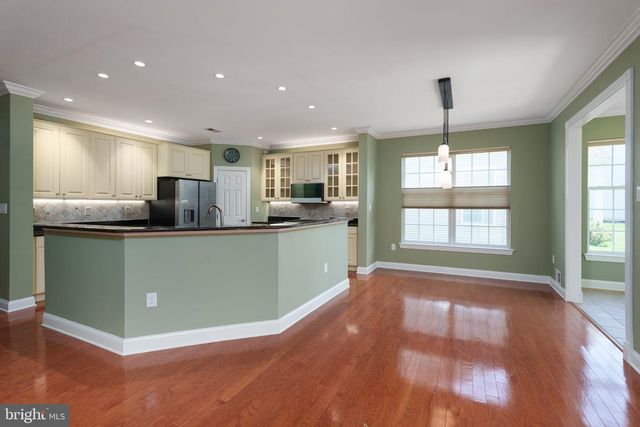 34 PORTOFINO DR, Hamilton, NJ 08691