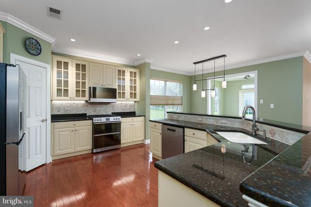 34 PORTOFINO DR, Hamilton, NJ 08691