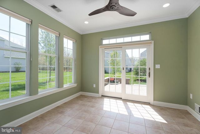 34 PORTOFINO DR, Hamilton, NJ 08691