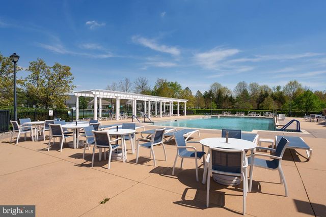 34 PORTOFINO DR, Hamilton, NJ 08691