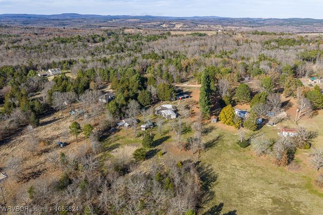 5400 Wildwood Road, Van Buren, AR 72956