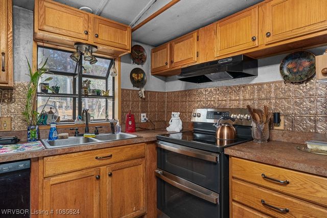 5400 Wildwood Road, Van Buren, AR 72956