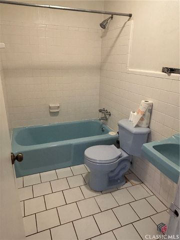 220 Swanson Drive W 1, Athens, GA 30606