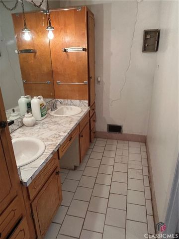 220 Swanson Drive W 1, Athens, GA 30606