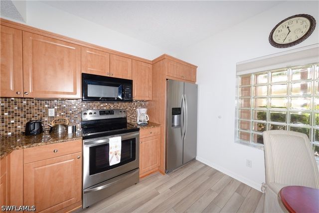 992 Woodshire LN D107, Naples, FL 34105