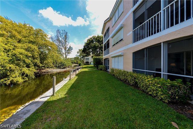 992 Woodshire LN D107, Naples, FL 34105