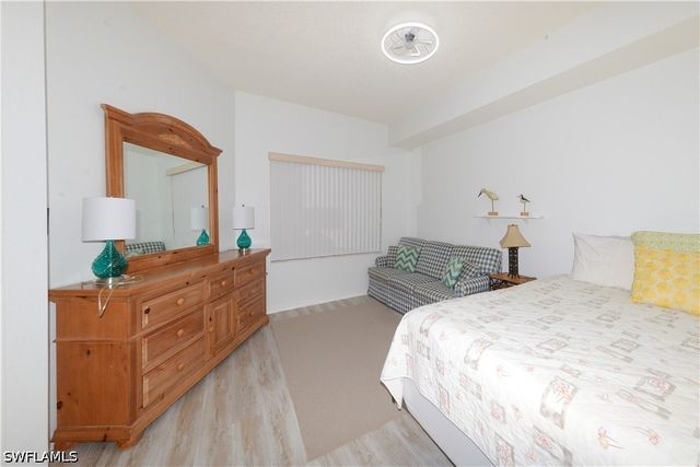 992 Woodshire LN D107, Naples, FL 34105