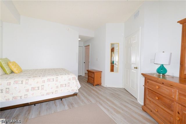 992 Woodshire LN D107, Naples, FL 34105