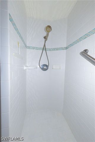 992 Woodshire LN D107, Naples, FL 34105