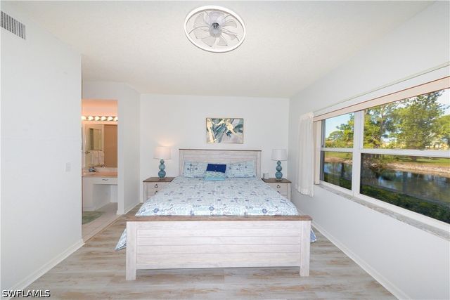 992 Woodshire LN D107, Naples, FL 34105