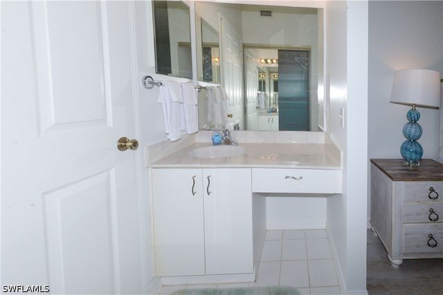 992 Woodshire LN D107, Naples, FL 34105