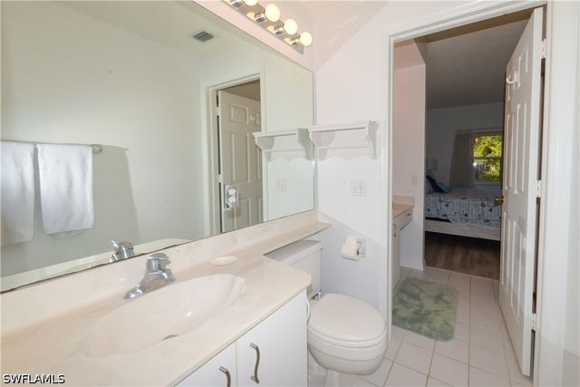 992 Woodshire LN D107, Naples, FL 34105