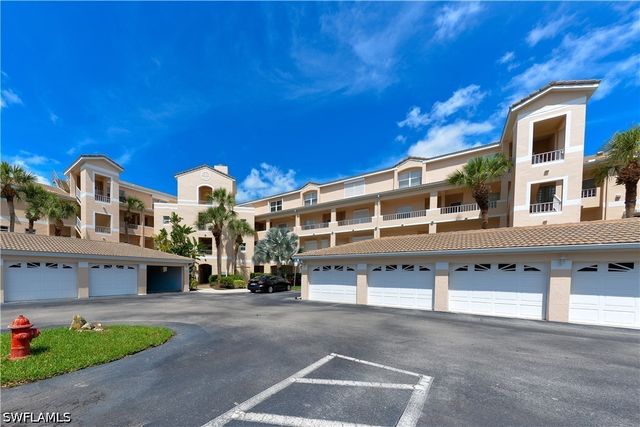 992 Woodshire LN D107, Naples, FL 34105