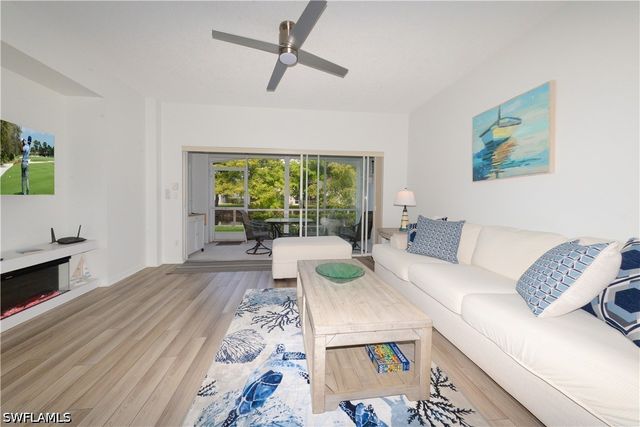 992 Woodshire LN D107, Naples, FL 34105